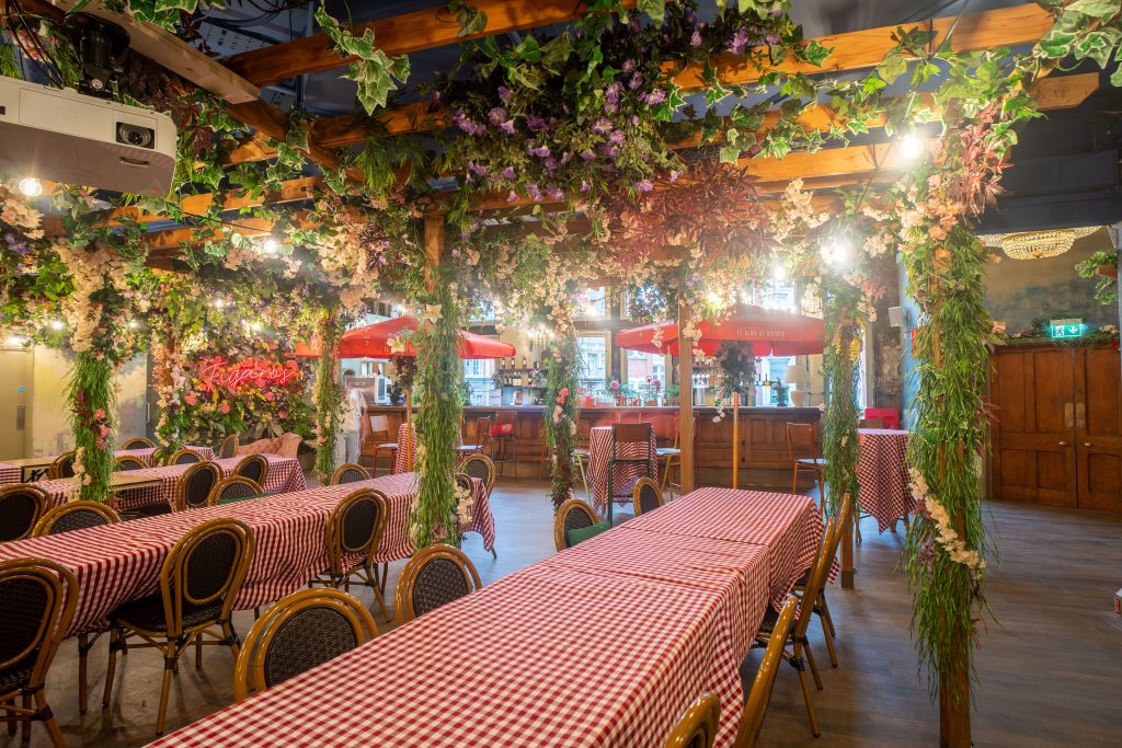 Figaros Bar showing the mediterranean decor